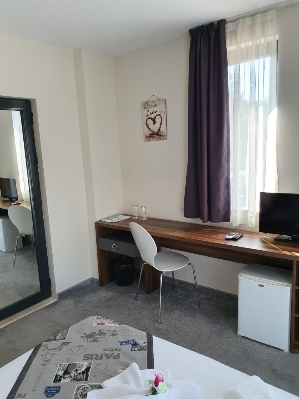 Hotel Novel City Burgas City Zimmer foto